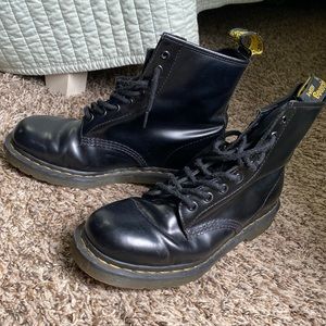 Doc Marten boots women’s 9